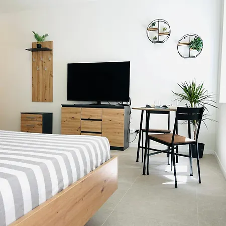 The Urban - Stylish And With Free Parking